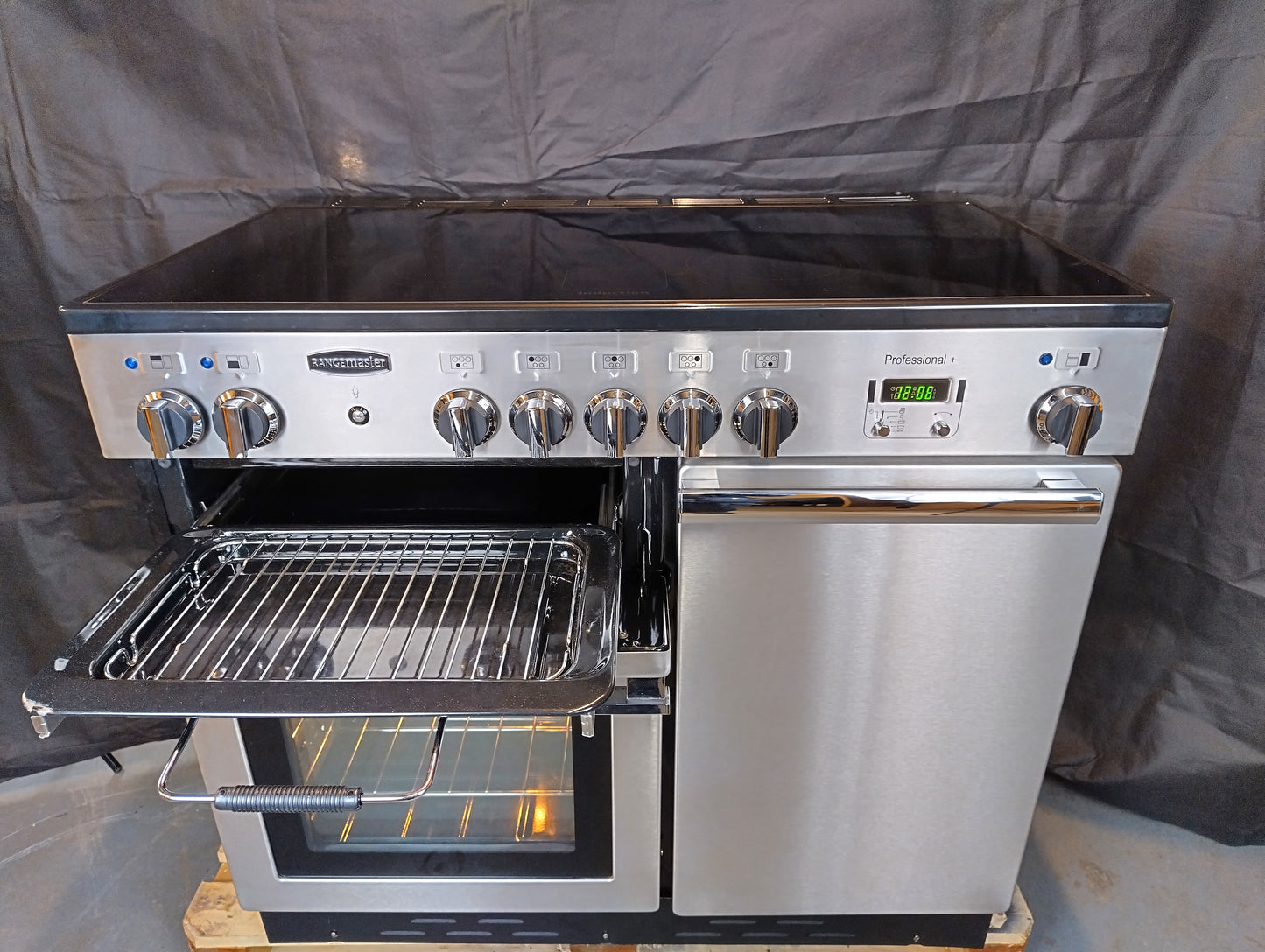Rangemaster Professional Plus 100 Induction Range Cooker – Stainless steel (Refurbished)