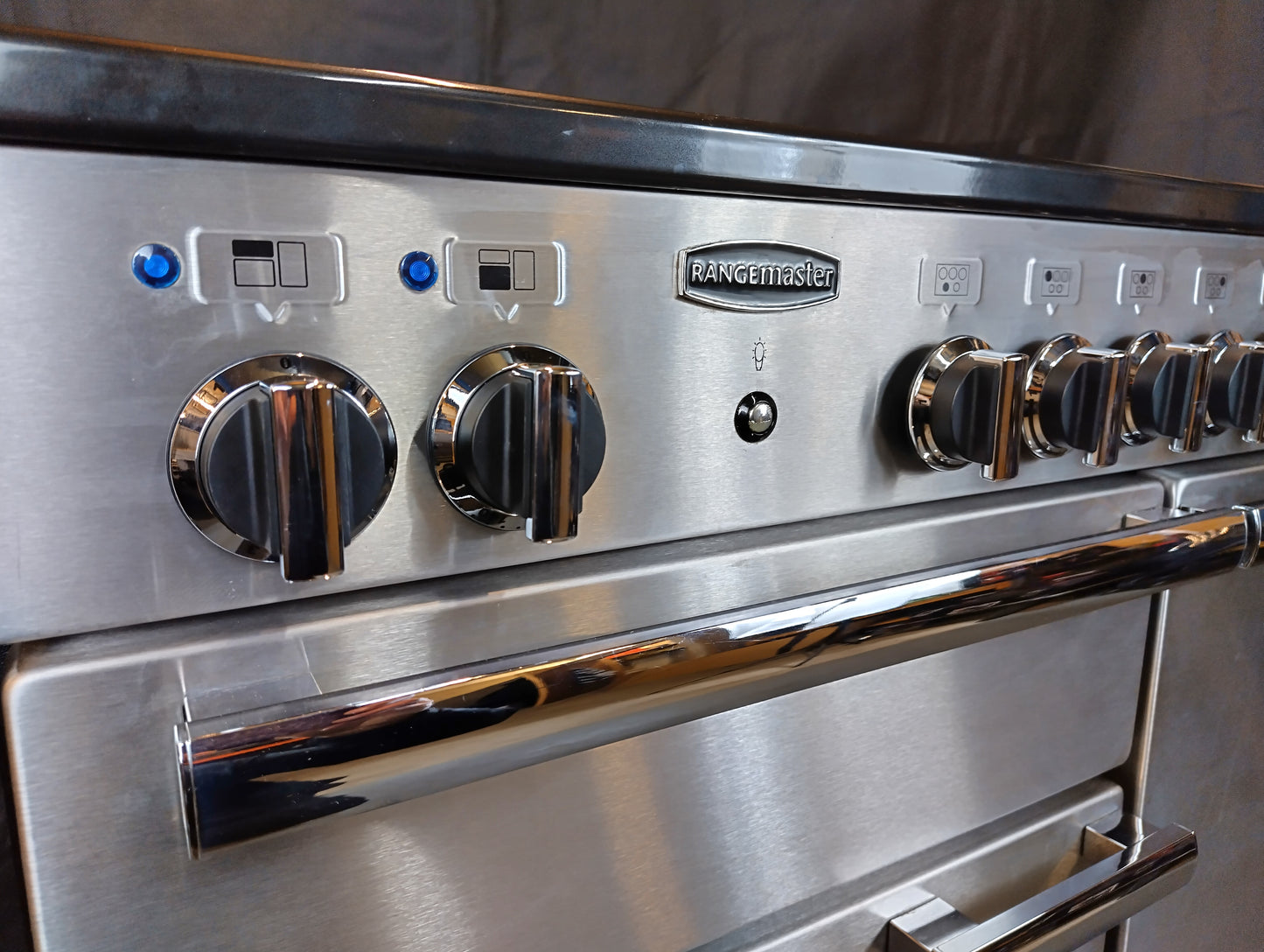 Rangemaster Professional Plus 100 Induction Range Cooker – Stainless steel (Refurbished)